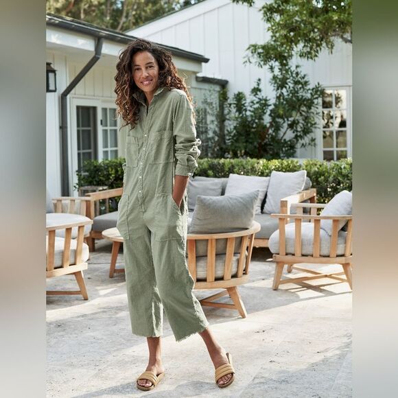 NWOT Northern Ireland Sage Green Italian Performance Linen Size Medium Jumpsuit - Picture 1 of 7